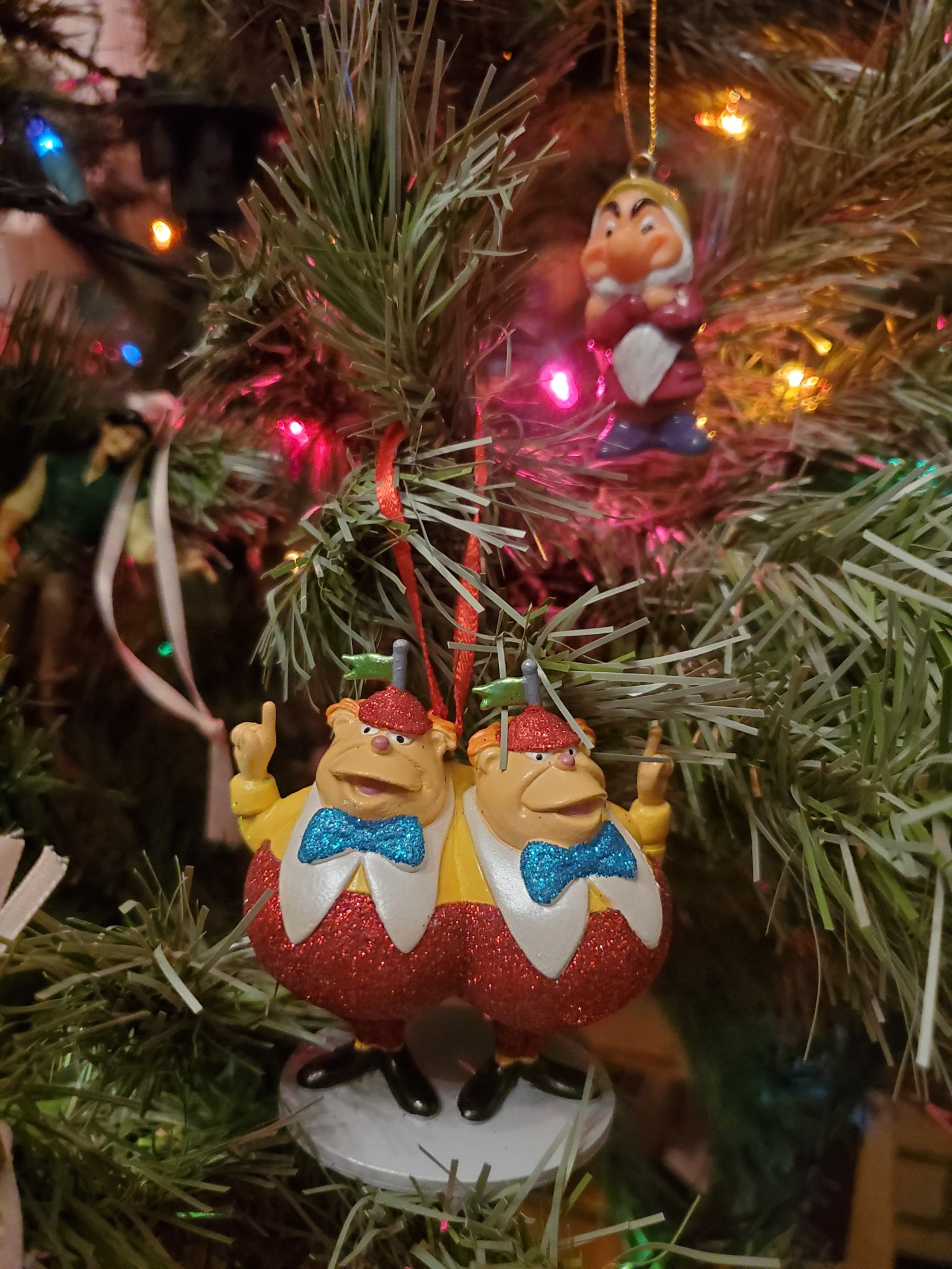 Save Money and Make a DIY Disney Christmas Tree – Welcome to CraftingGlow